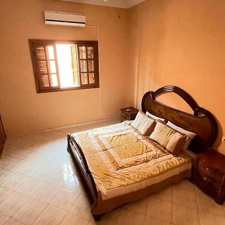Maison De Ville Agreable Avec Un Patio Marocain 瓦尔扎扎特 外观 照片