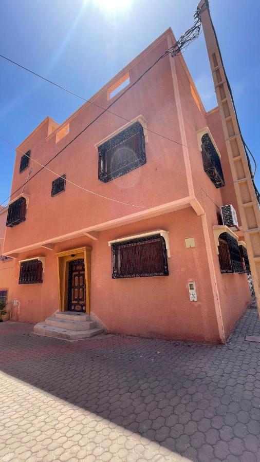 Maison De Ville Agreable Avec Un Patio Marocain 瓦尔扎扎特 外观 照片