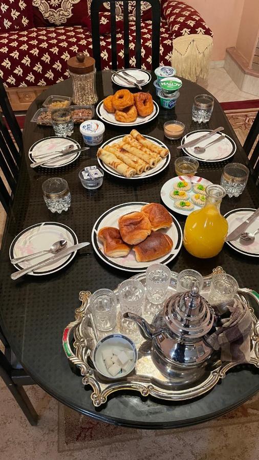 Maison De Ville Agreable Avec Un Patio Marocain 瓦尔扎扎特 外观 照片